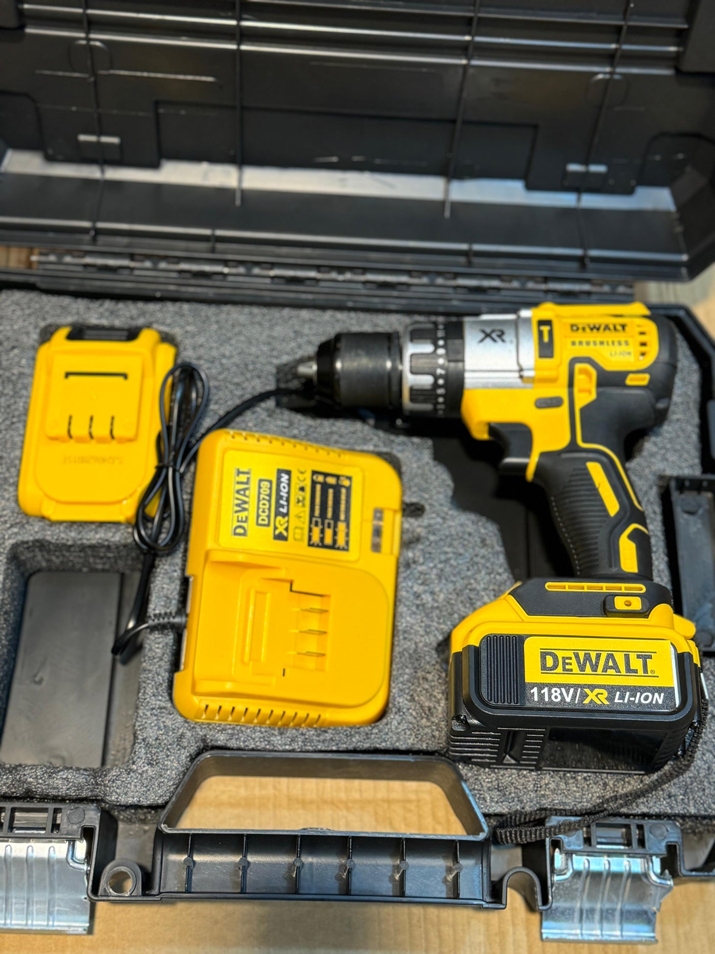 Dewalt drill set XR model #original #imported - Luxury Choice