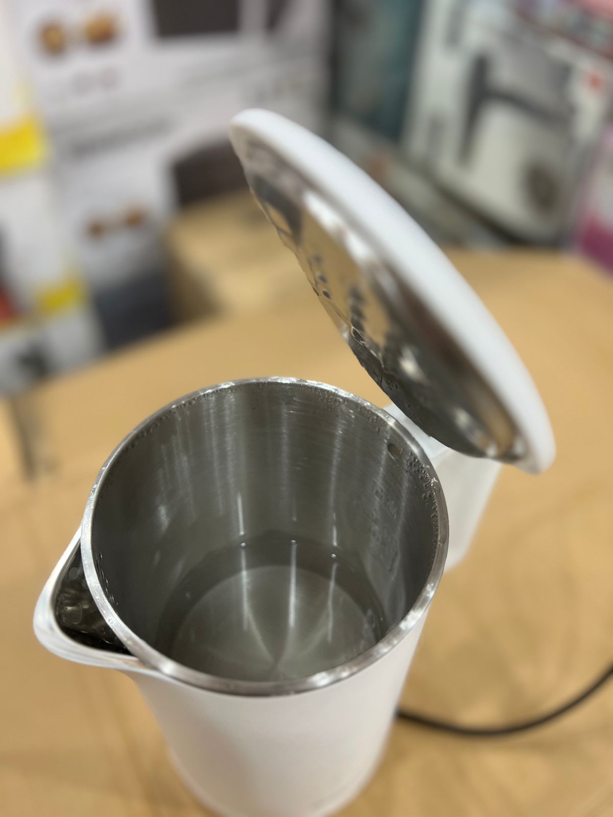 Whirlpool electric kettle - Luxury Choice