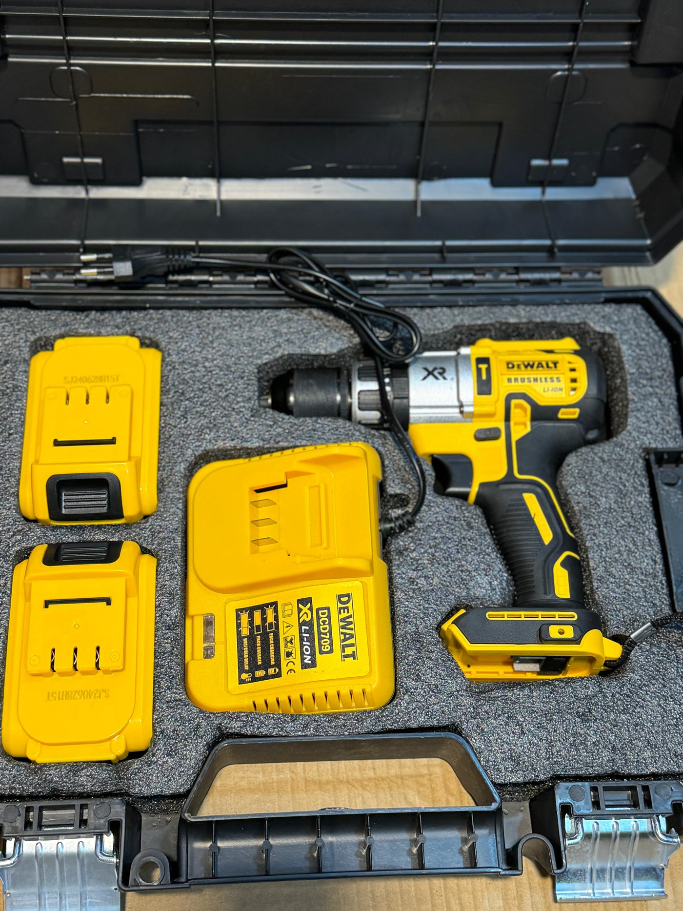 Dewalt drill set XR model #original #imported - Luxury Choice