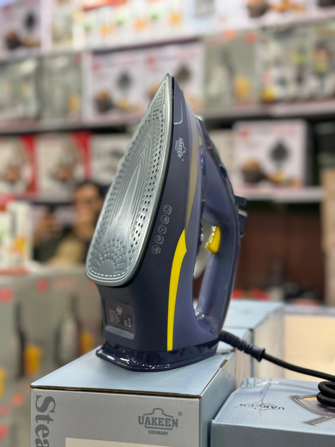 Uakeen Germany Steam Iron ZL-818 - Luxury Choice